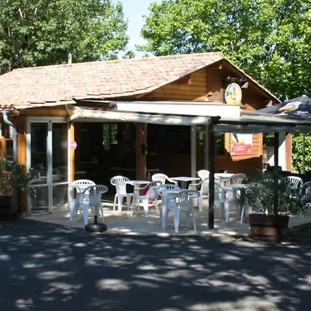 Mobil Ancien, Animaux Admis - 5 Pers. - Api-1-52-2976